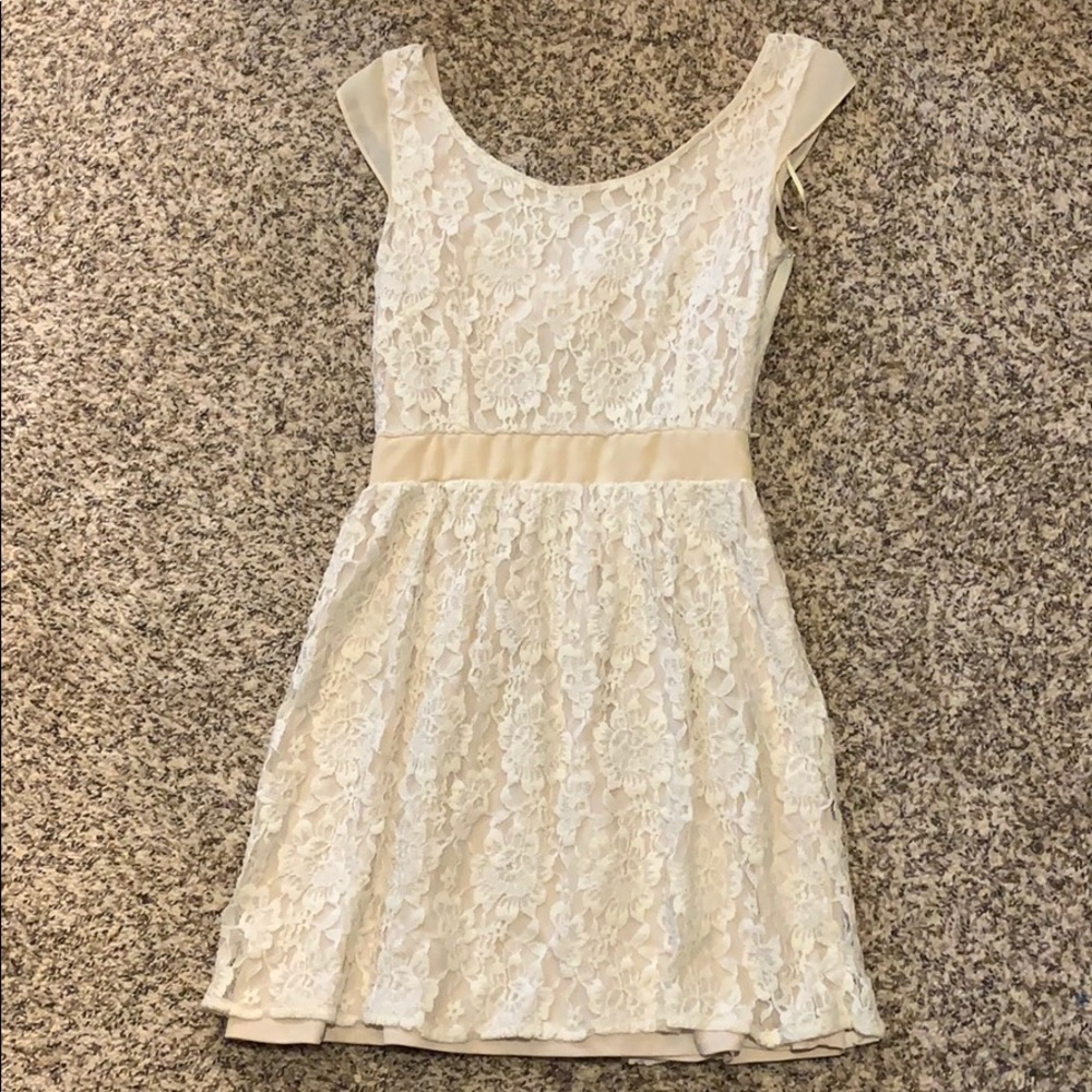 Pretty cream colored lace dress